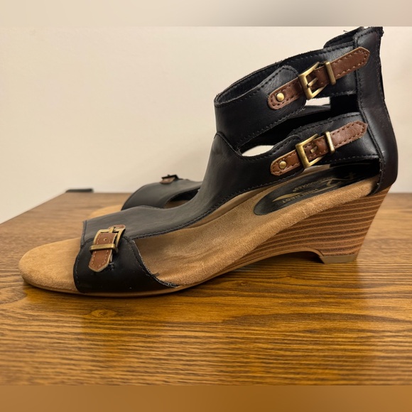 AEROSOLES Black and Brown Wedge Sandals Size 8.5 - Picture 11 of 16